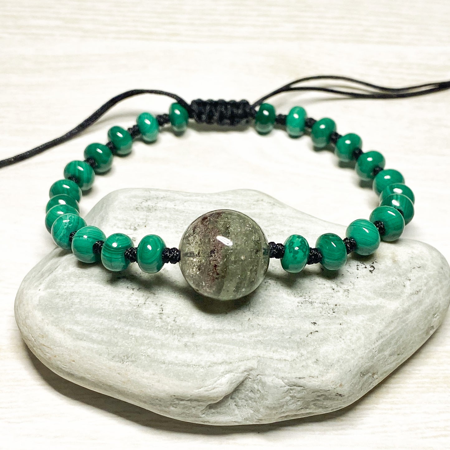 14MM GREEN PHANTOM AND 6 X 4MM MALACHITE BRACELET