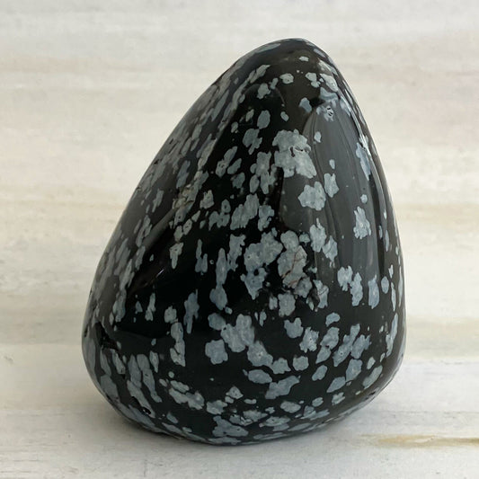 44 X 53 X 39 MM SNOWFLAKE OBSIDIAN HANDHELD TUMBLE