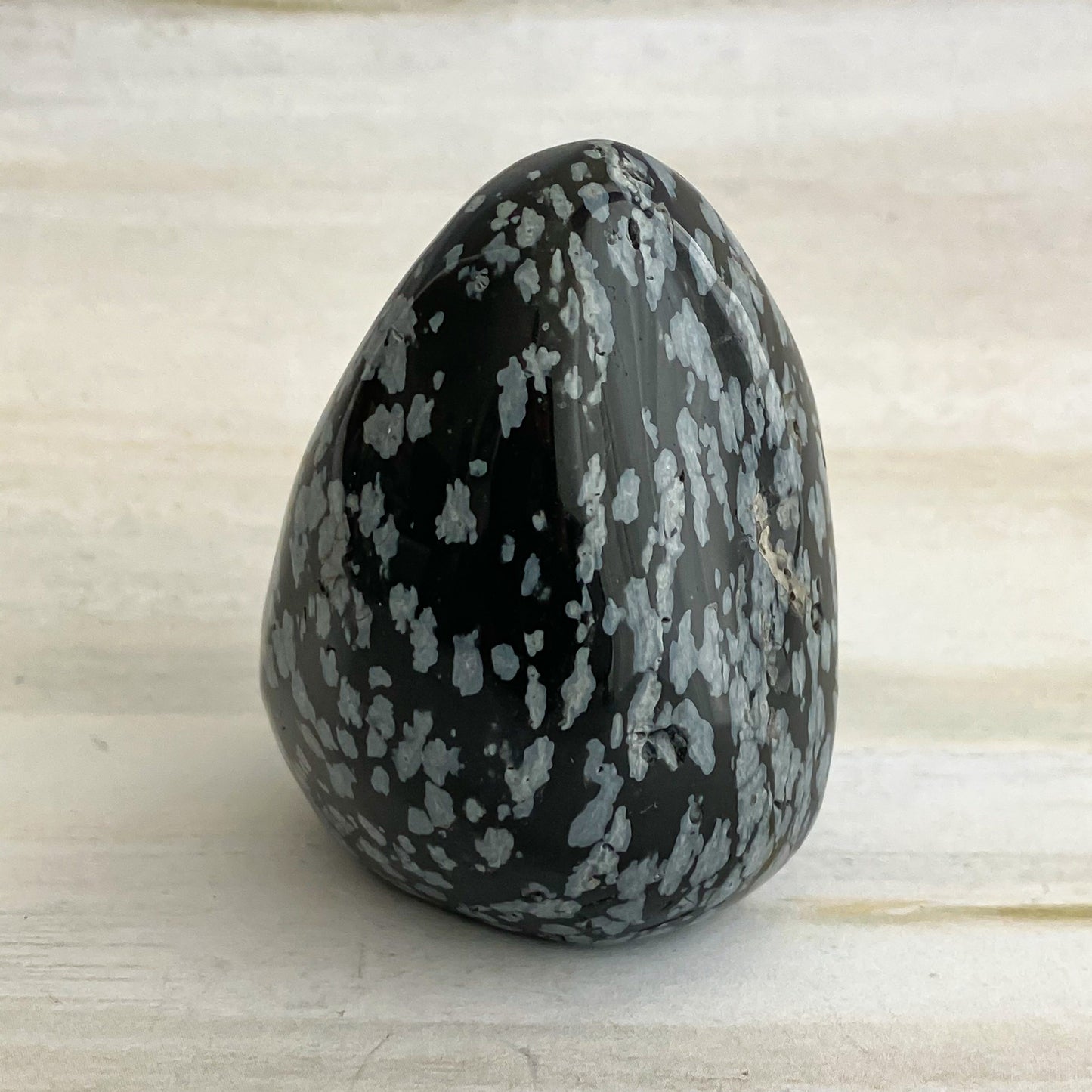 44 X 53 X 39 MM SNOWFLAKE OBSIDIAN HANDHELD TUMBLE