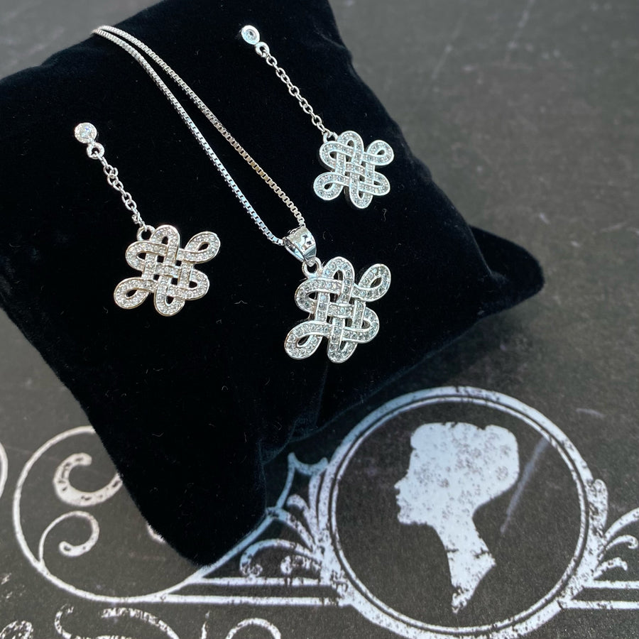 925 SILVER MYSTIC KNOT WITH CUBIC ZIRCONIA PENDANT