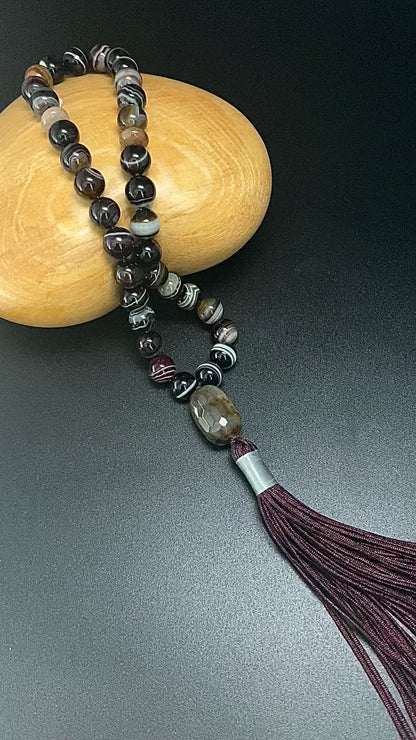 8MM ROUND MEDICINE DZI WITH AGATE PRAYER BEADS