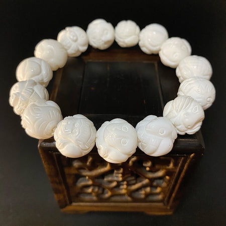 TRIDACNA SHELL 12 CHINESE ZODIAC CARVING  BRACELET