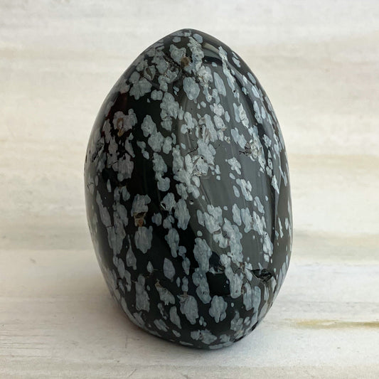 44 X 53 X 39 MM SNOWFLAKE OBSIDIAN HANDHELD TUMBLE